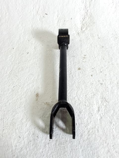 Brazo suspension inferior trasero derecho NISSAN X-TRAIL 3