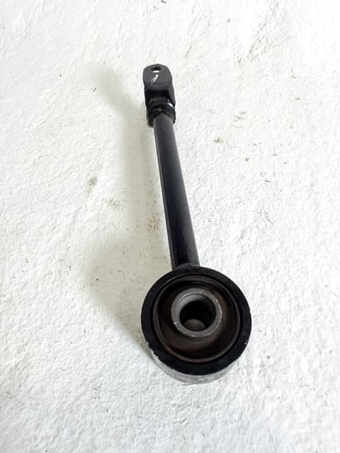 Brazo suspension inferior trasero derecho NISSAN X-TRAIL 2