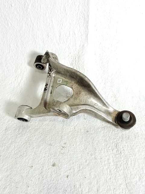 Brazo suspension inferior trasero derecho NISSAN X-TRAIL