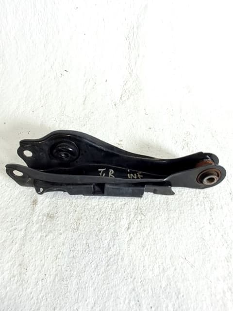 Brazo suspension inferior trasero derecho NISSAN X-TRAIL