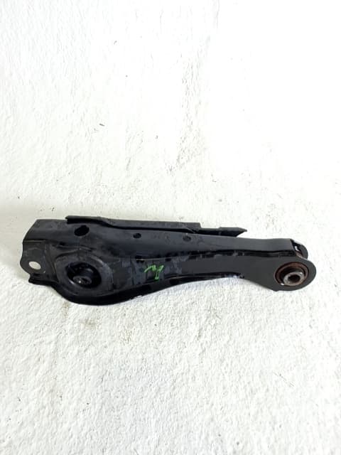 Brazo suspension inferior trasero derecho NISSAN X-TRAIL 4