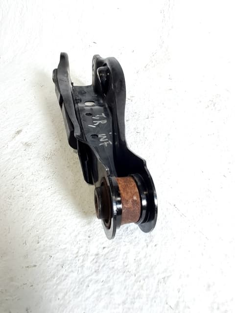 Brazo suspension inferior trasero derecho NISSAN X-TRAIL 2
