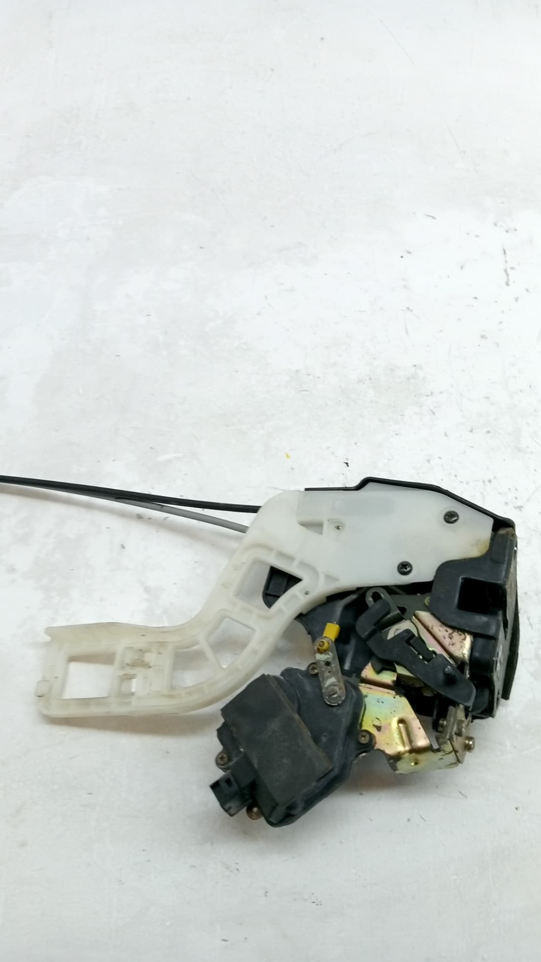 Cerradura puerta trasera derecha KIA SPORTAGE 3