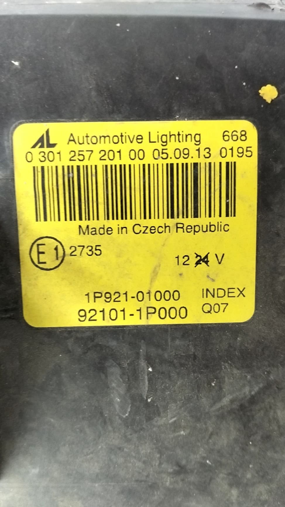 Faro izquierdo KIA VENGA 2