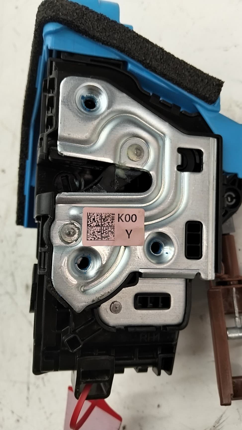 Cerradura puerta trasera derecha KIA NIRO 3
