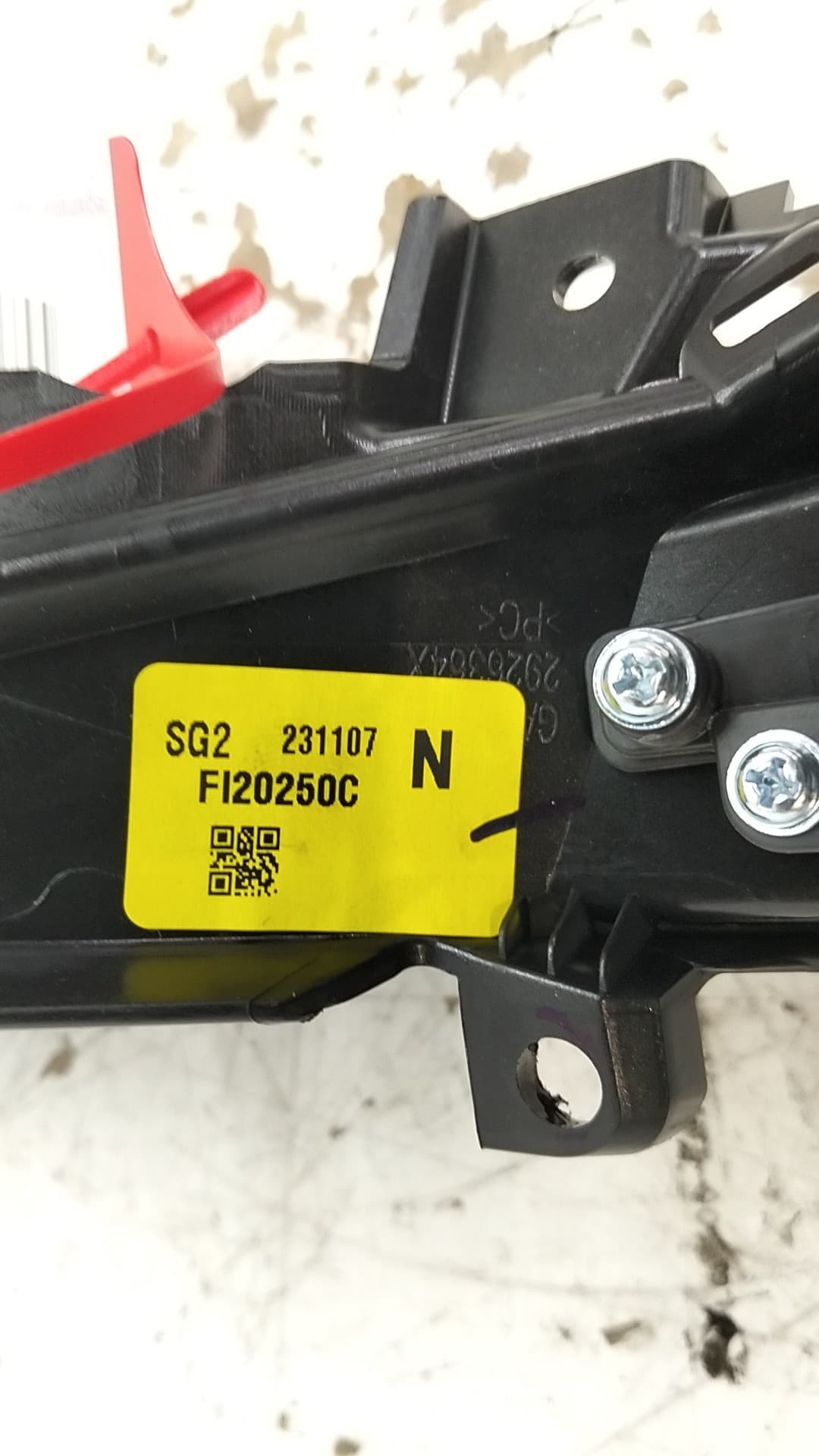 Recambio KIA NIRO ref. 84760AT100SA1 2
