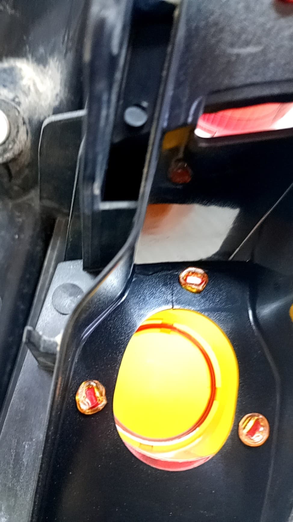 Piloto trasero izquierdo LANCIA YPSILON (101) 3