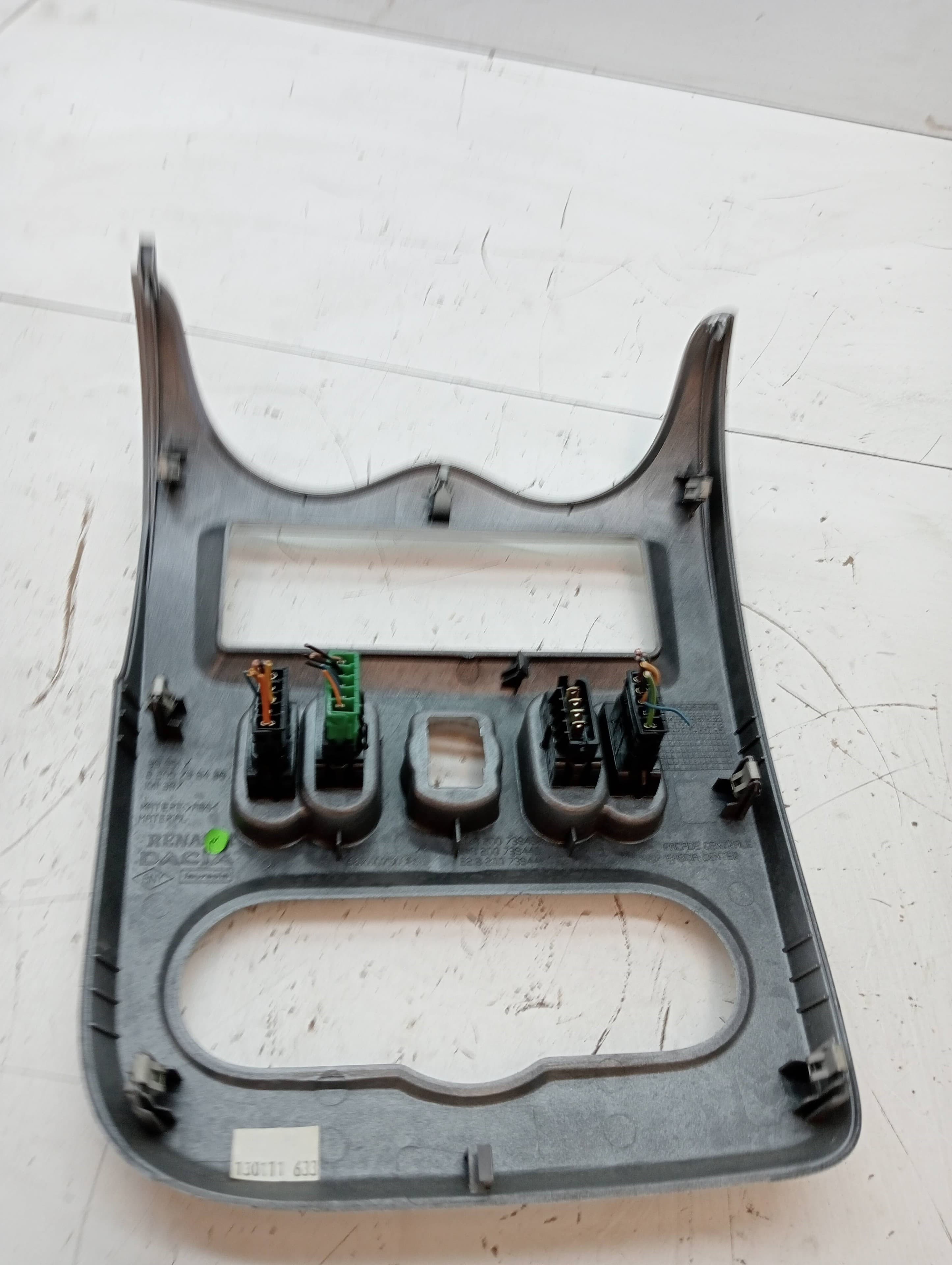 Consola central DACIA SANDERO 3