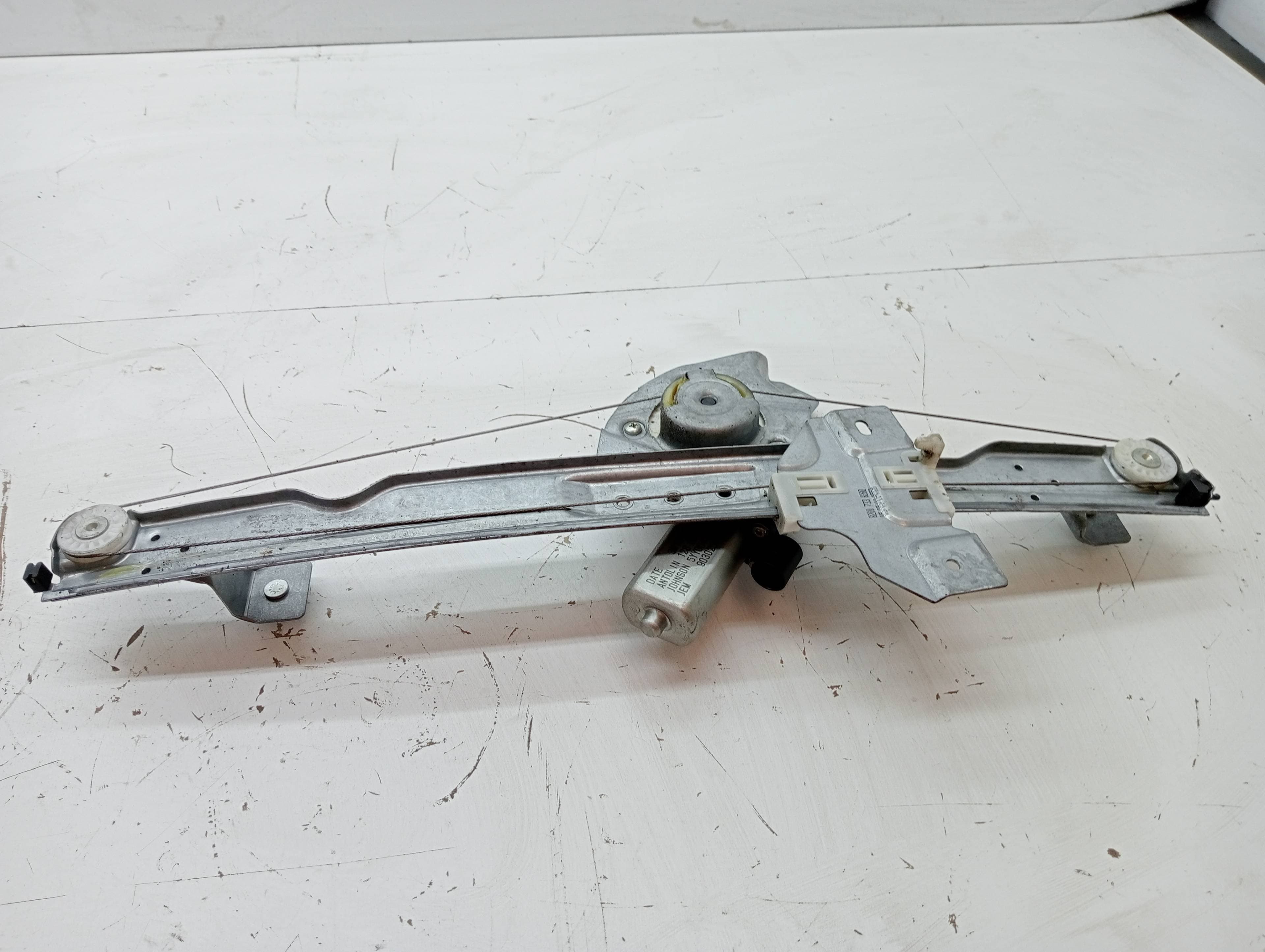 Elevalunas delantero derecho DACIA SANDERO 3