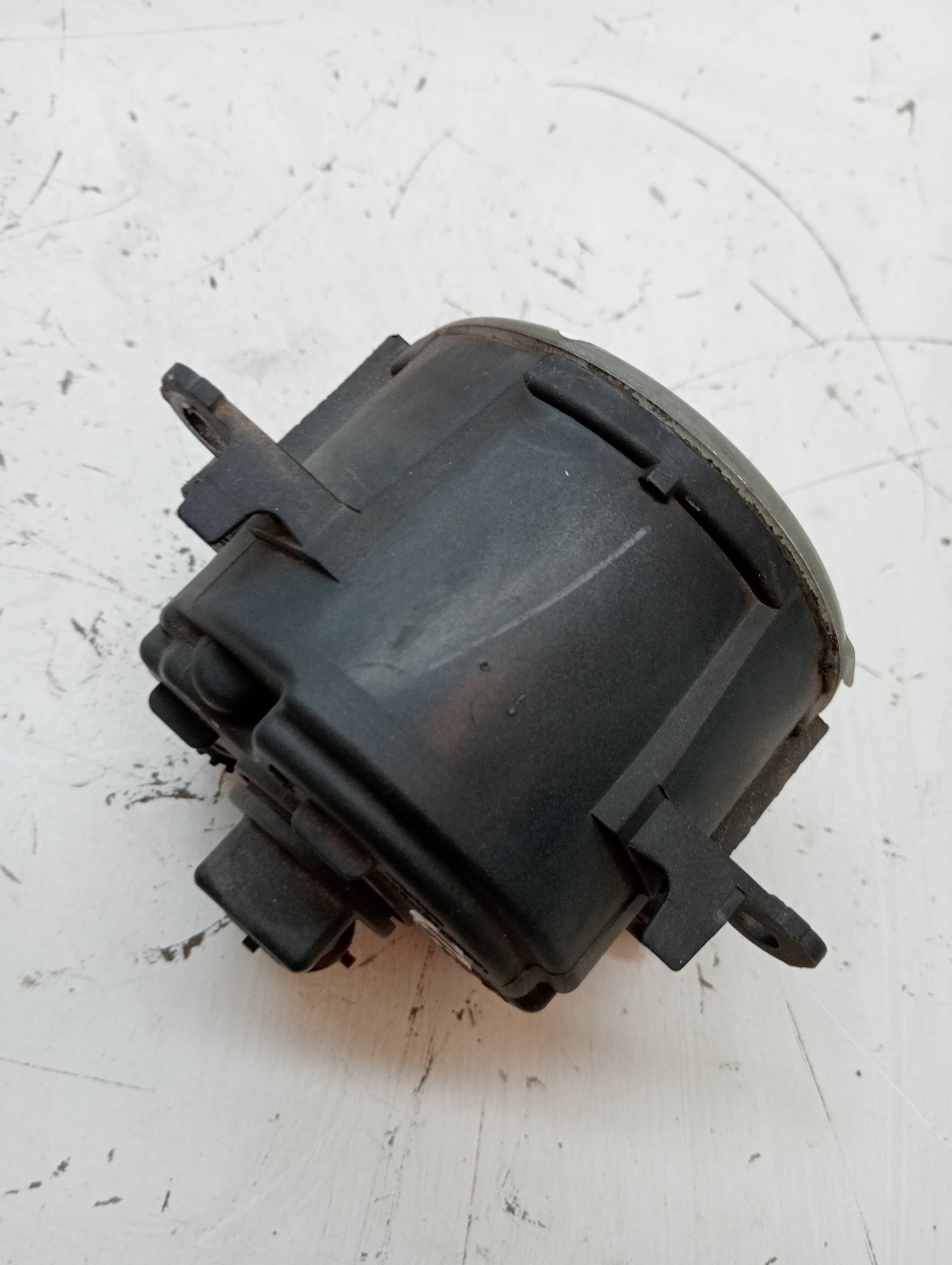Faro antiniebla izquierdo DACIA SANDERO 3