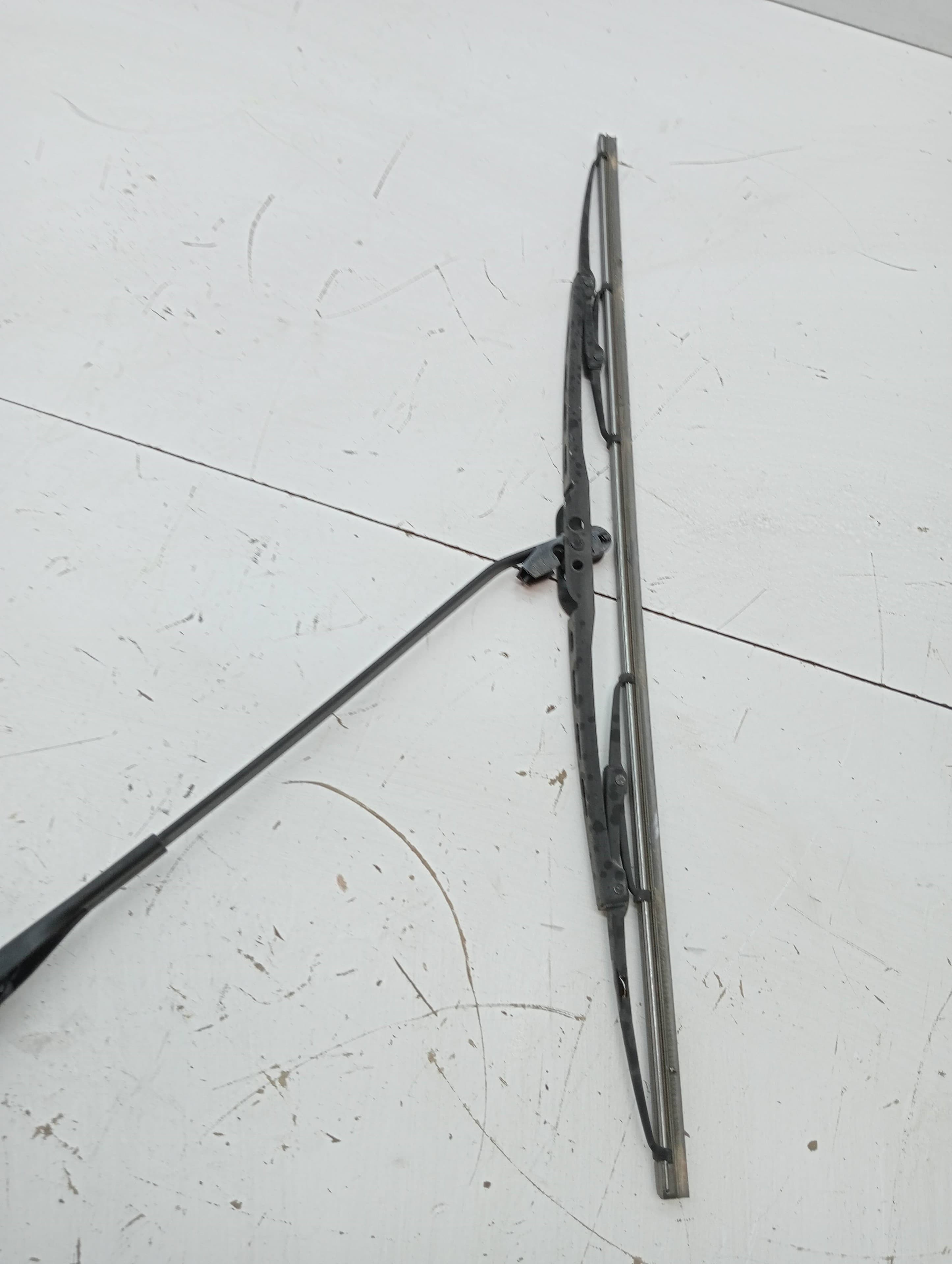Brazo limpia delantero izquierdo DACIA SANDERO 2