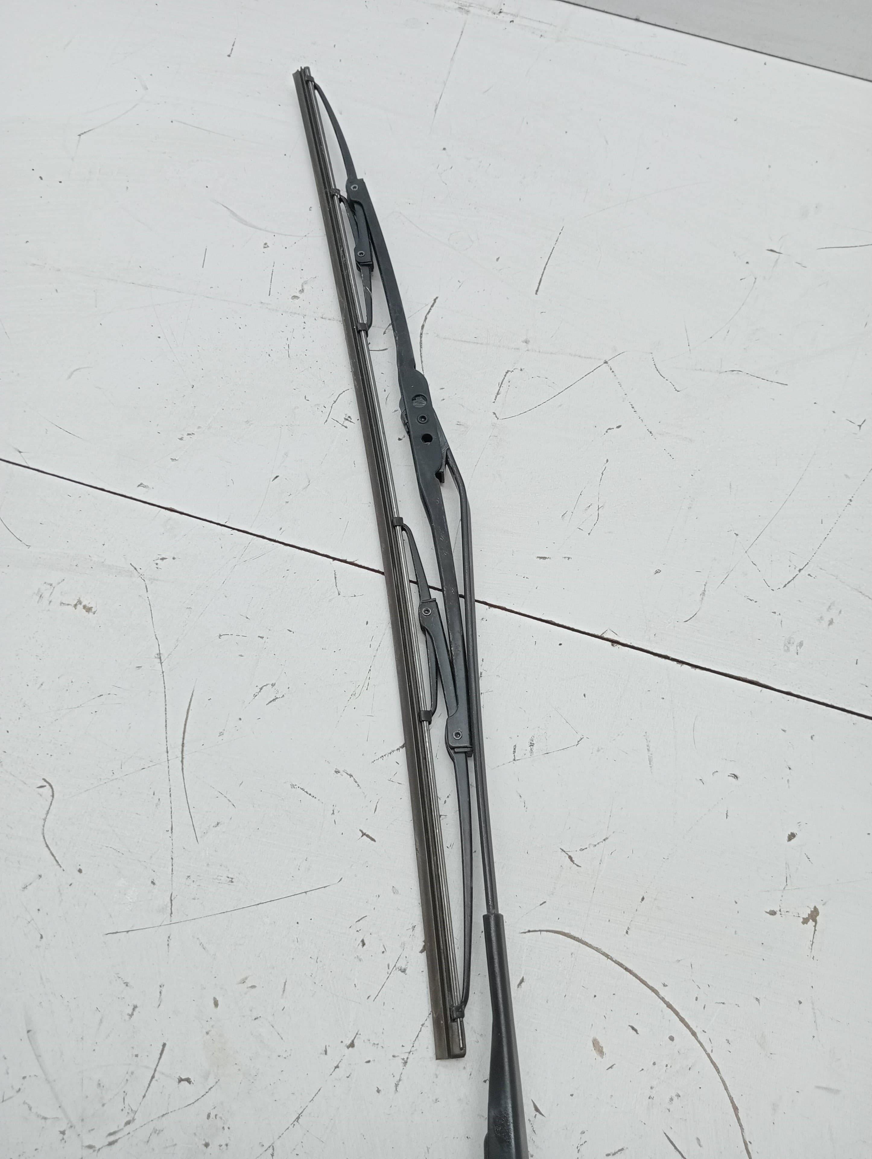 Brazo limpia delantero derecho DACIA SANDERO 3