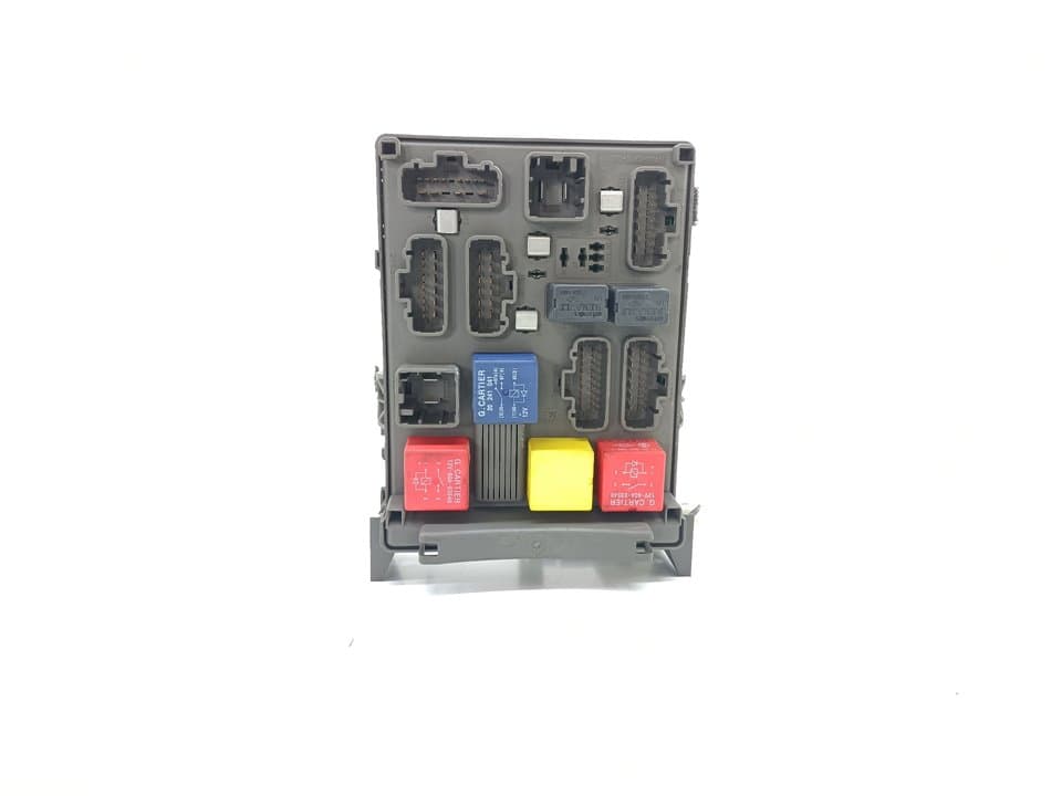 Caja reles / fusibles RENAULT LAGUNA II (BG0)