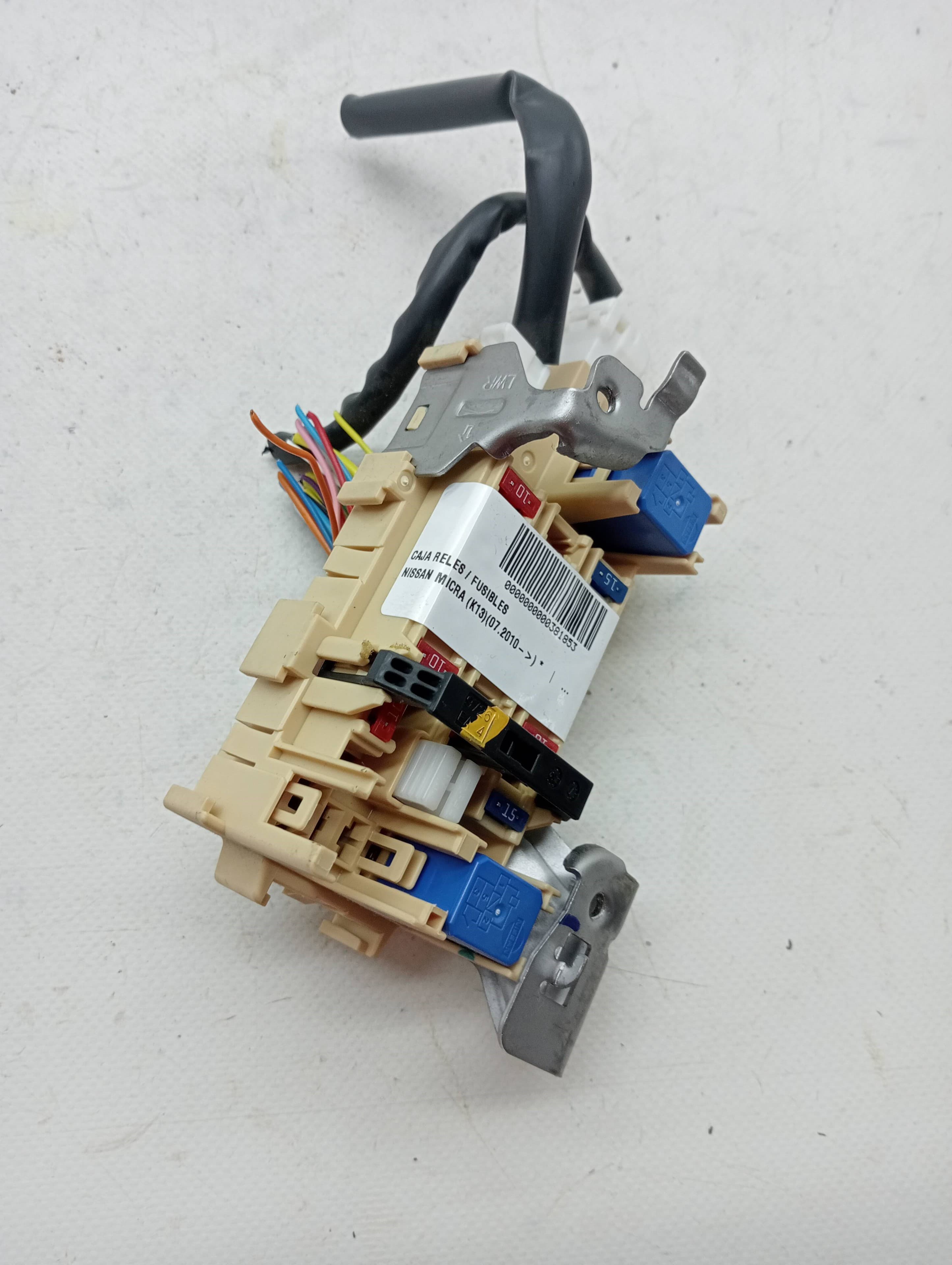 Caja reles / fusibles NISSAN MICRA (K13)