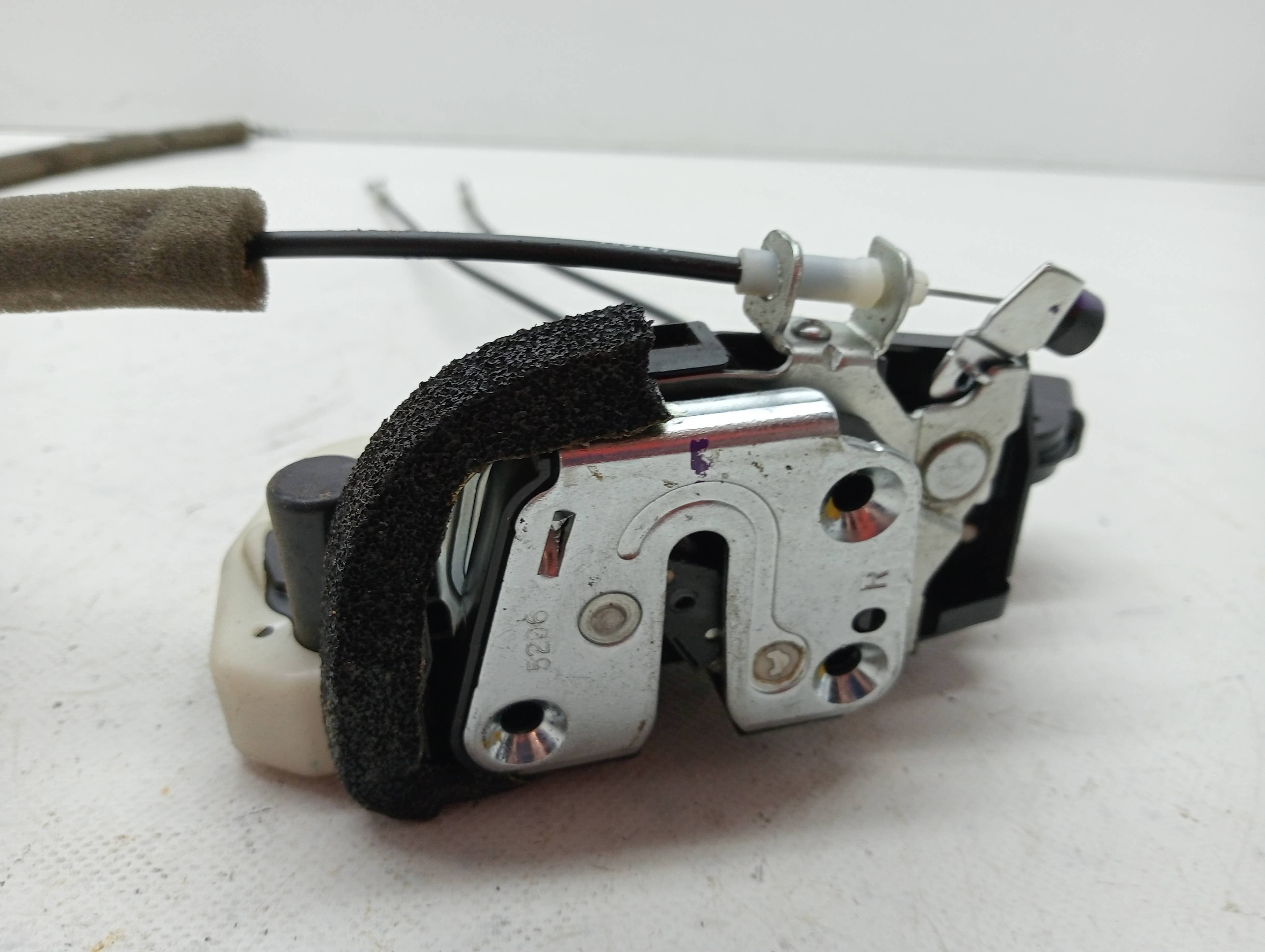 Cerradura puerta trasera derecha NISSAN MICRA (K13) 3