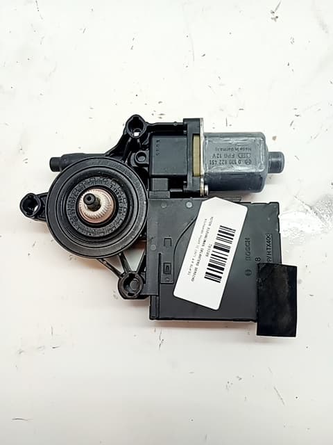 Motor elevalunas delantero derecho VOLKSWAGEN PASSAT CC (357) 4