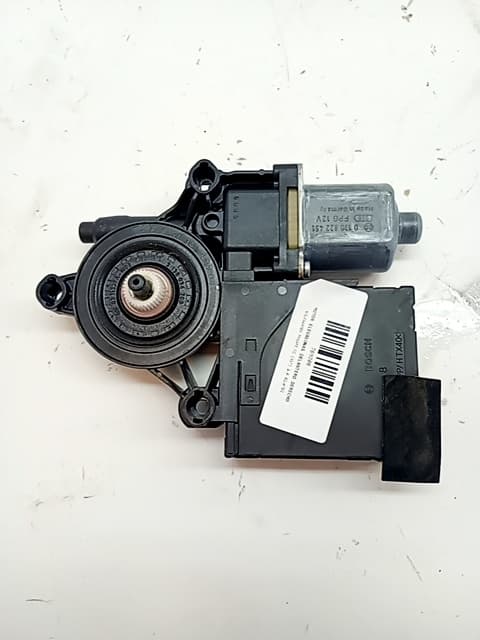 Motor elevalunas delantero derecho VOLKSWAGEN PASSAT CC (357) 3