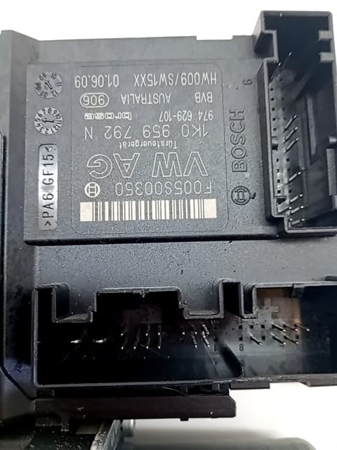 Motor elevalunas delantero derecho VOLKSWAGEN PASSAT CC (357)
