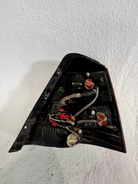 Piloto trasero izquierdo KIA SORENTO 2