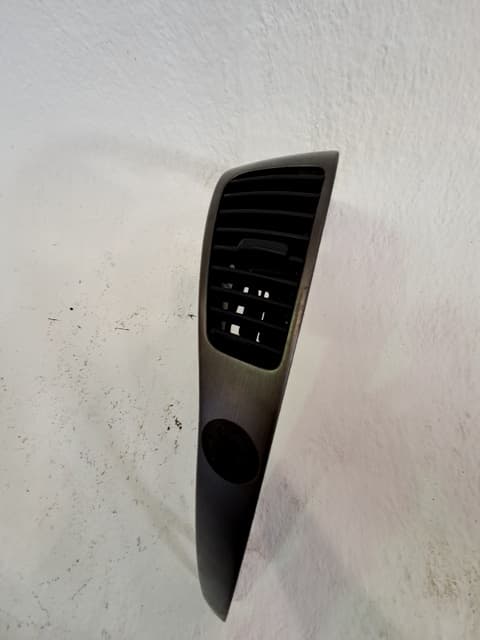 Recambio KIA SORENTO ref. 847703E151 3