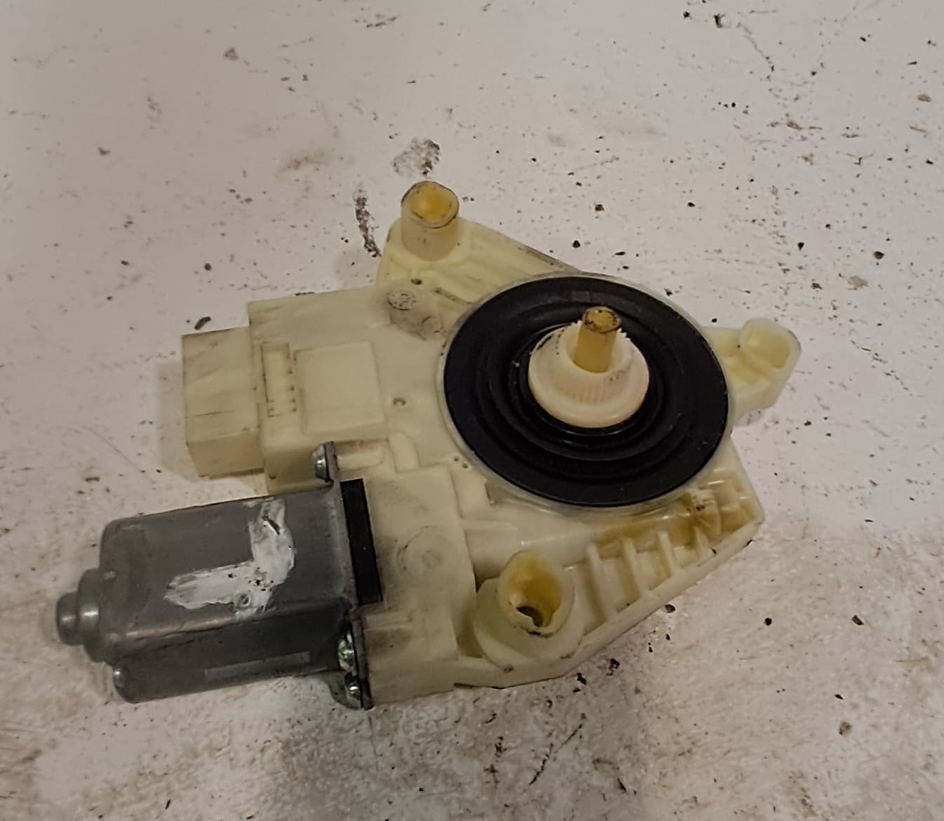Motor elevalunas delantero izquierdo SKODA RAPID