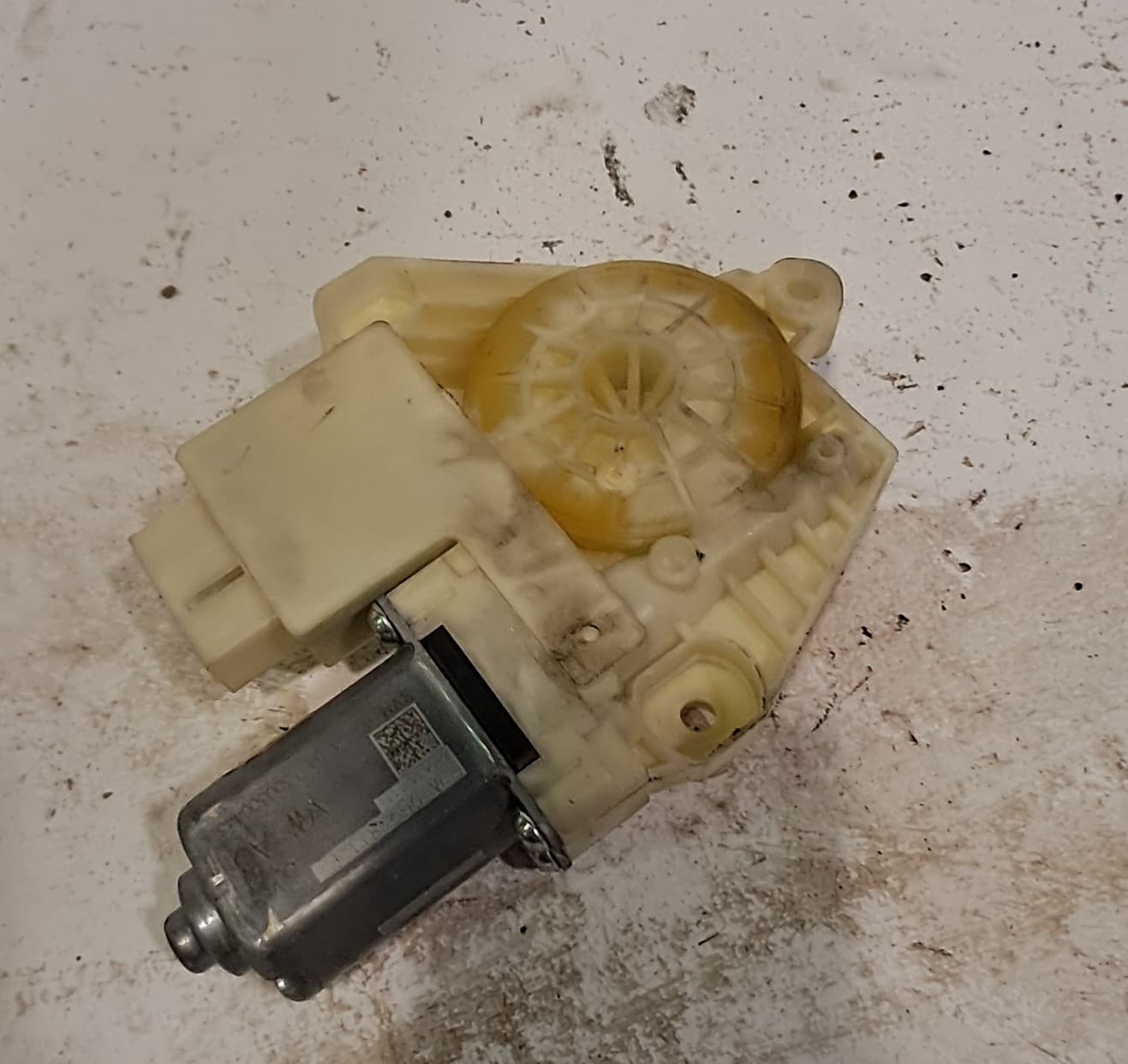 Motor elevalunas trasero derecho SKODA RAPID 2