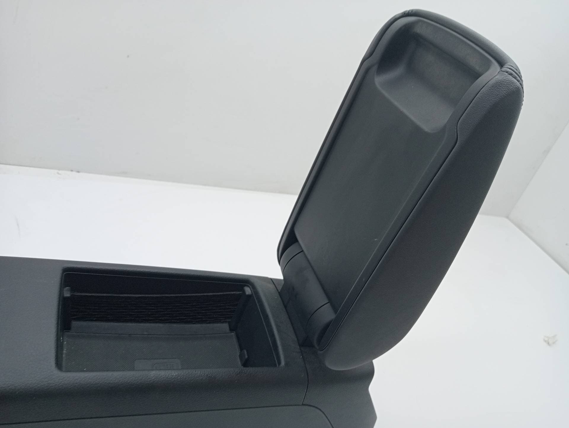 Consola central AUDI A3 SPORTBACK (8VA) 4