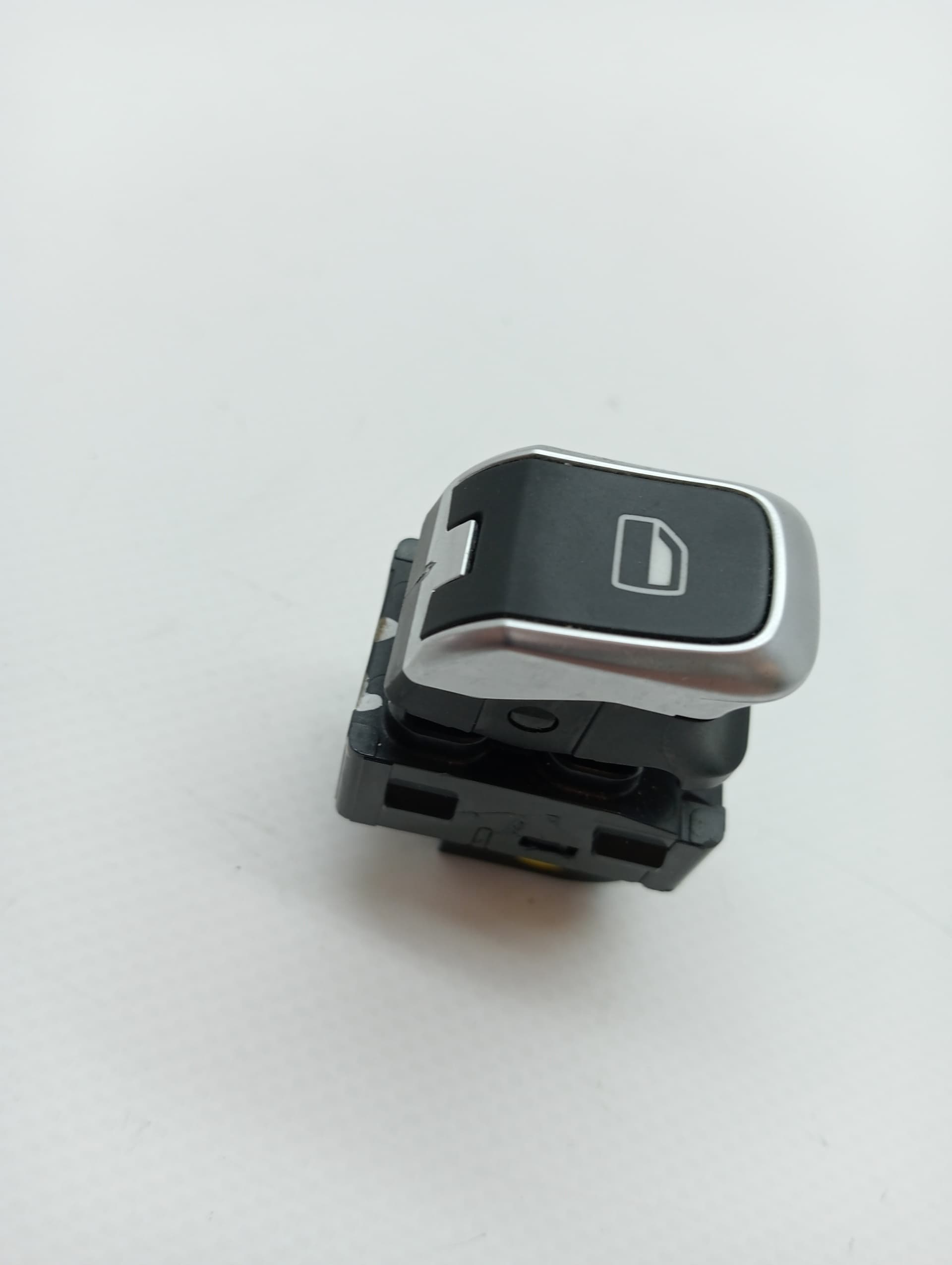 Mando elevalunas delantero derecho AUDI A3 SPORTBACK (8VA)