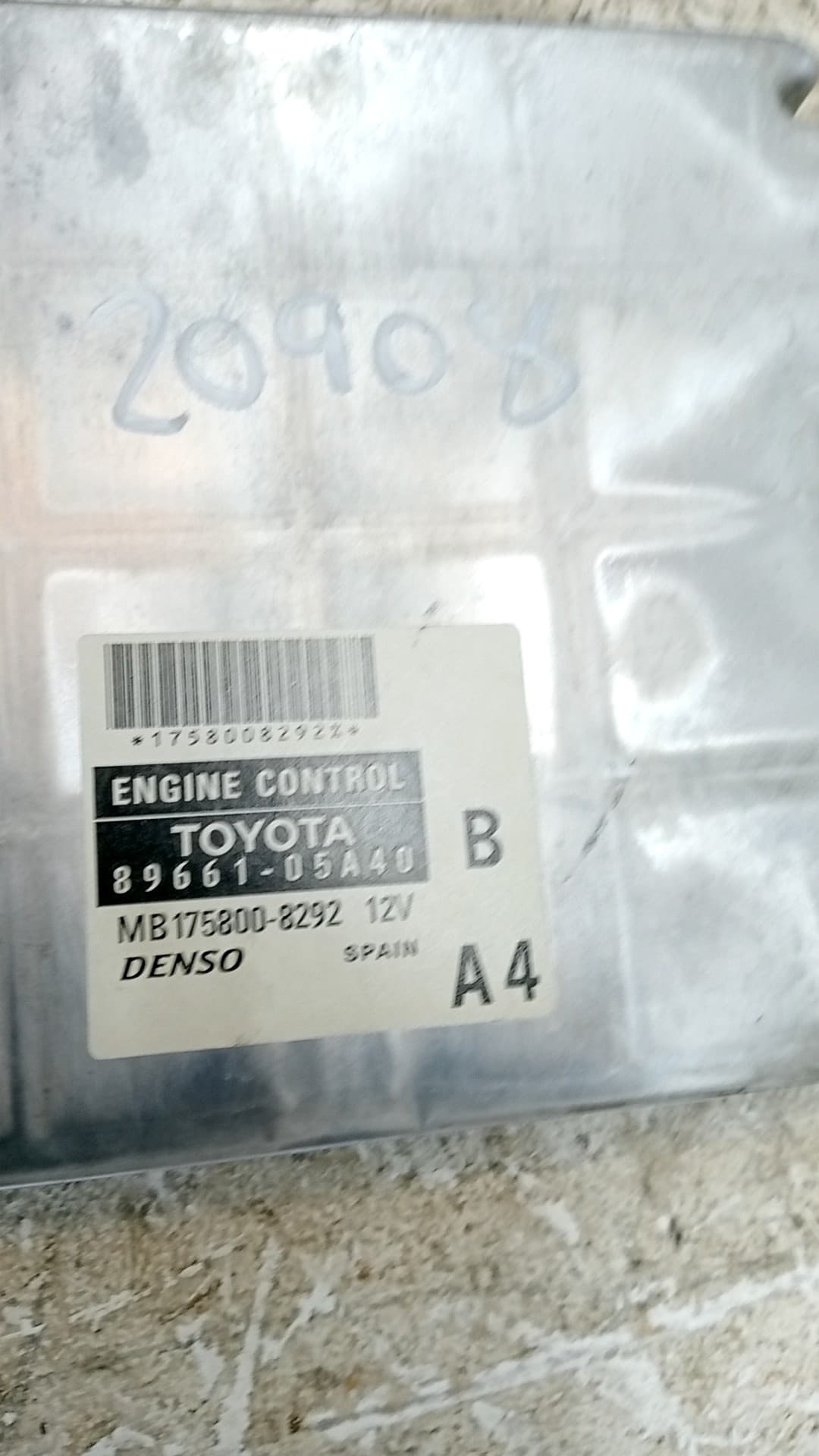Centralita motor uce TOYOTA AVENSIS (_T25_) 2