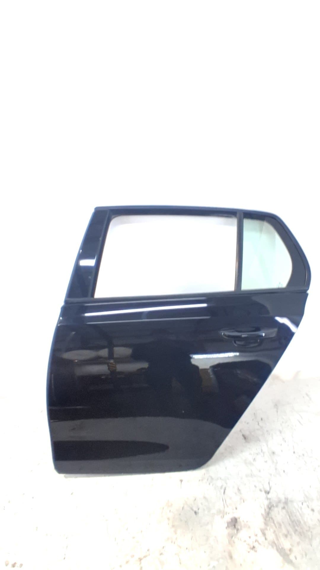 Puerta trasera izquierda VOLKSWAGEN GOLF VI (5K1)