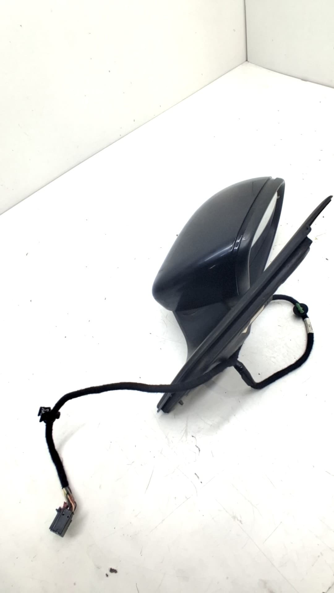 Retrovisor derecho VOLKSWAGEN GOLF VI (5K1)