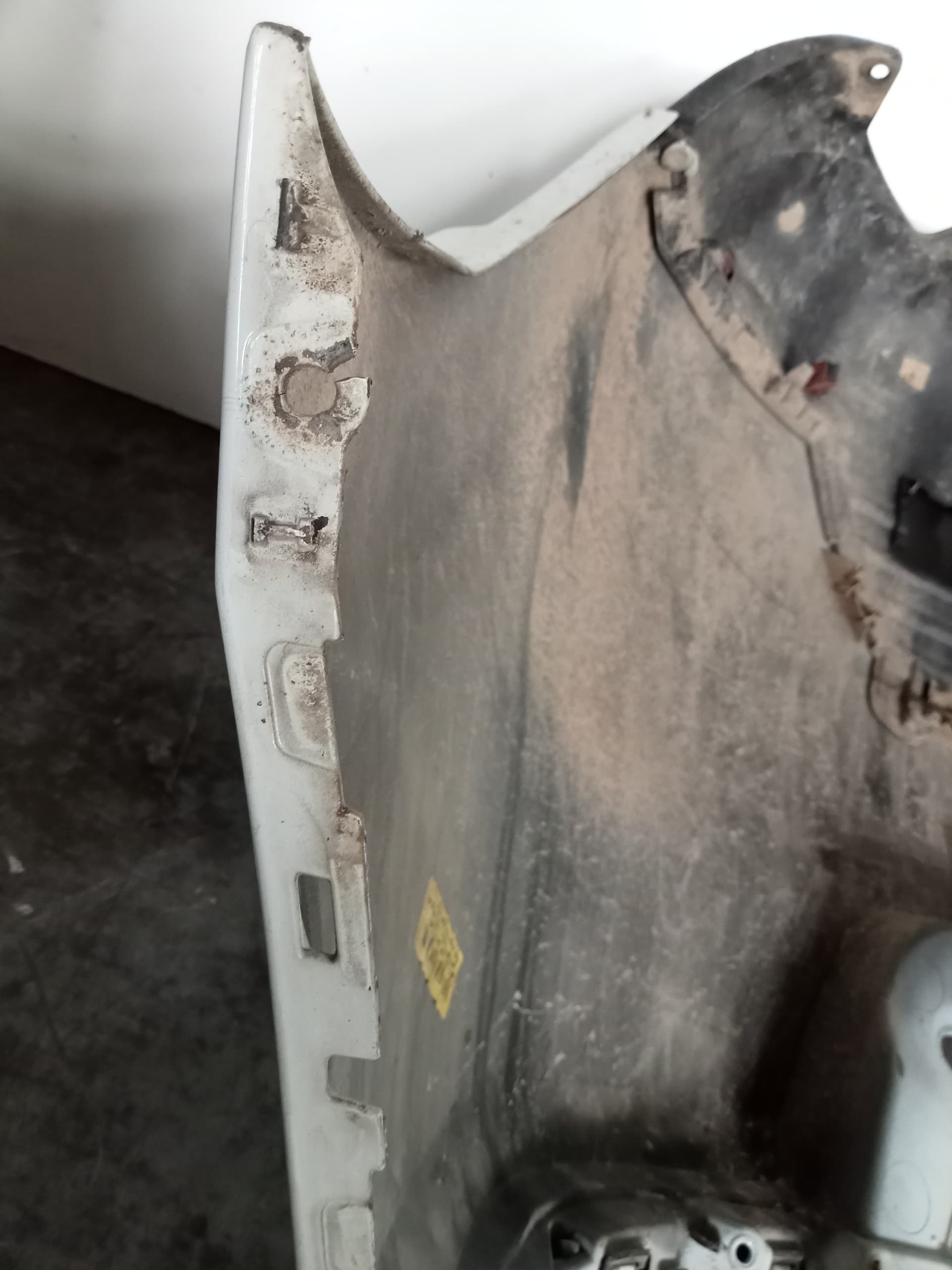 Paragolpes trasero RENAULT CLIO IV 3