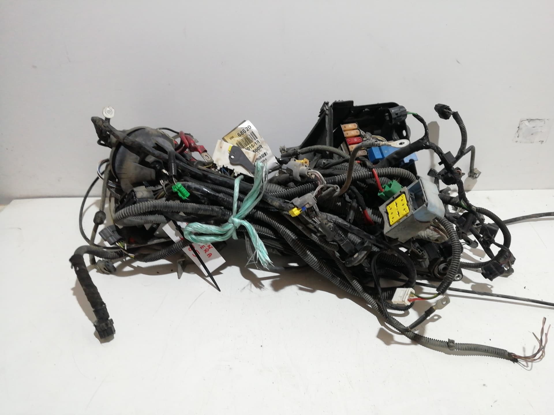 Caja reles / fusibles RENAULT CLIO IV