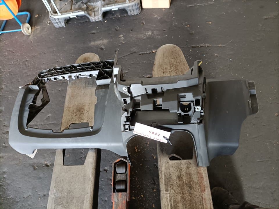 Plastico RENAULT CLIO IV 5