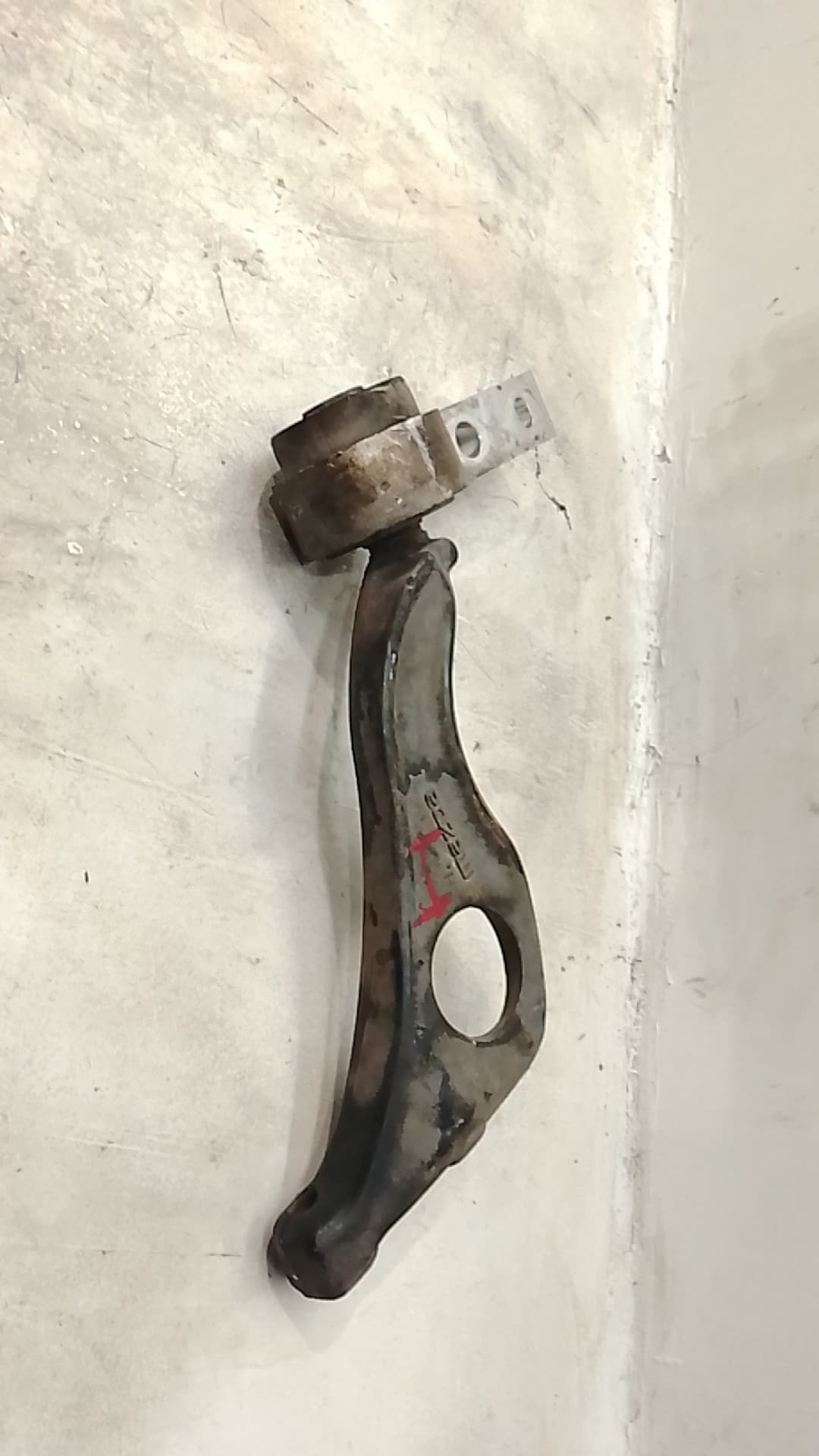 Brazo suspension inferior delantero izquierdo MAZDA 6 BERLINA (GG) 3