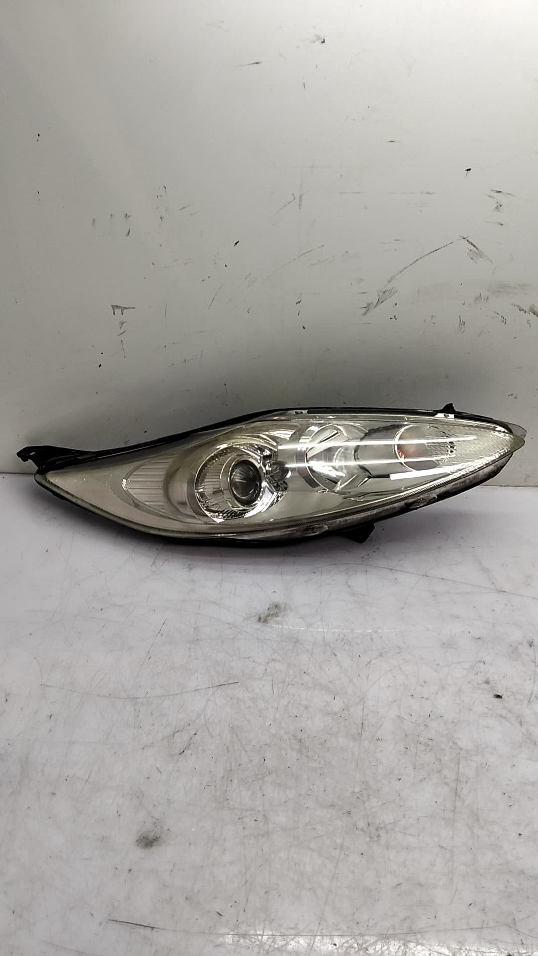 Faro derecho FORD FIESTA (CE1)
