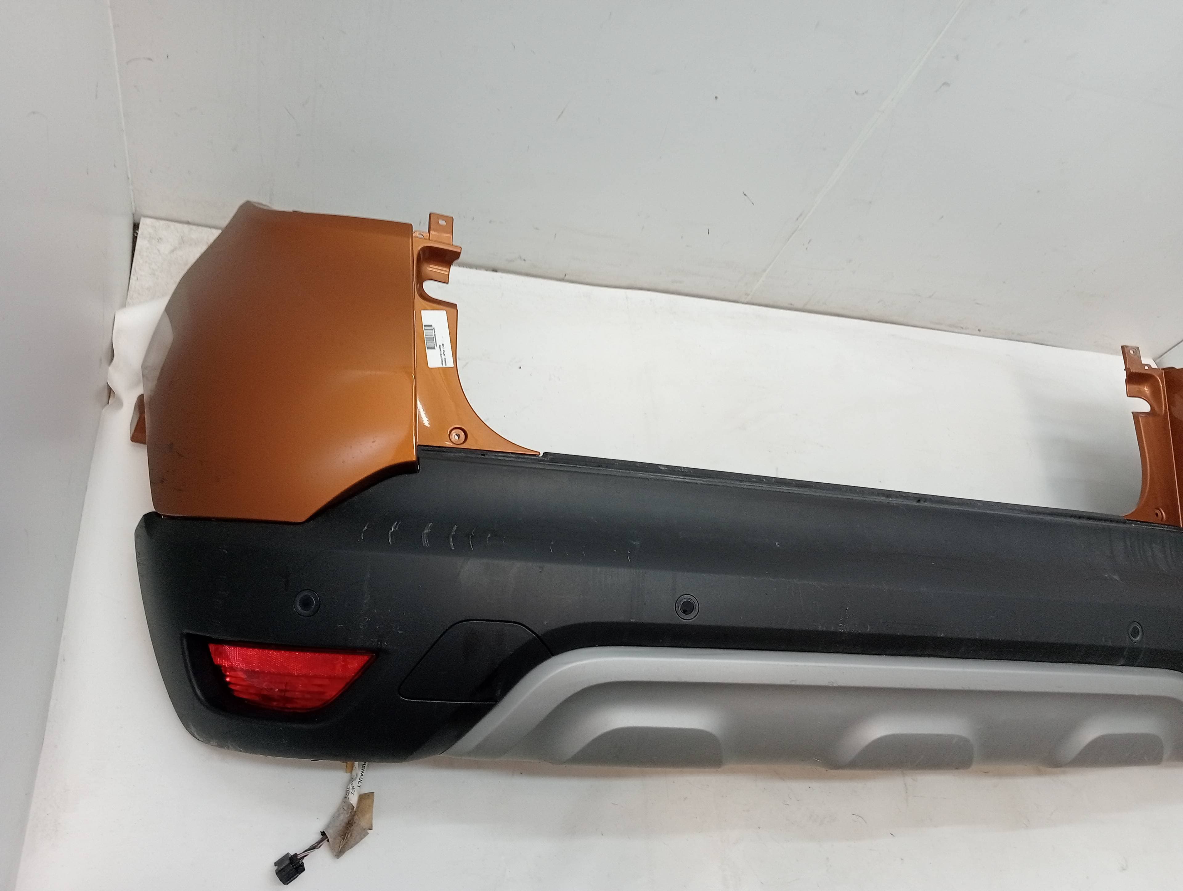 Paragolpes trasero RENAULT CAPTUR II 4