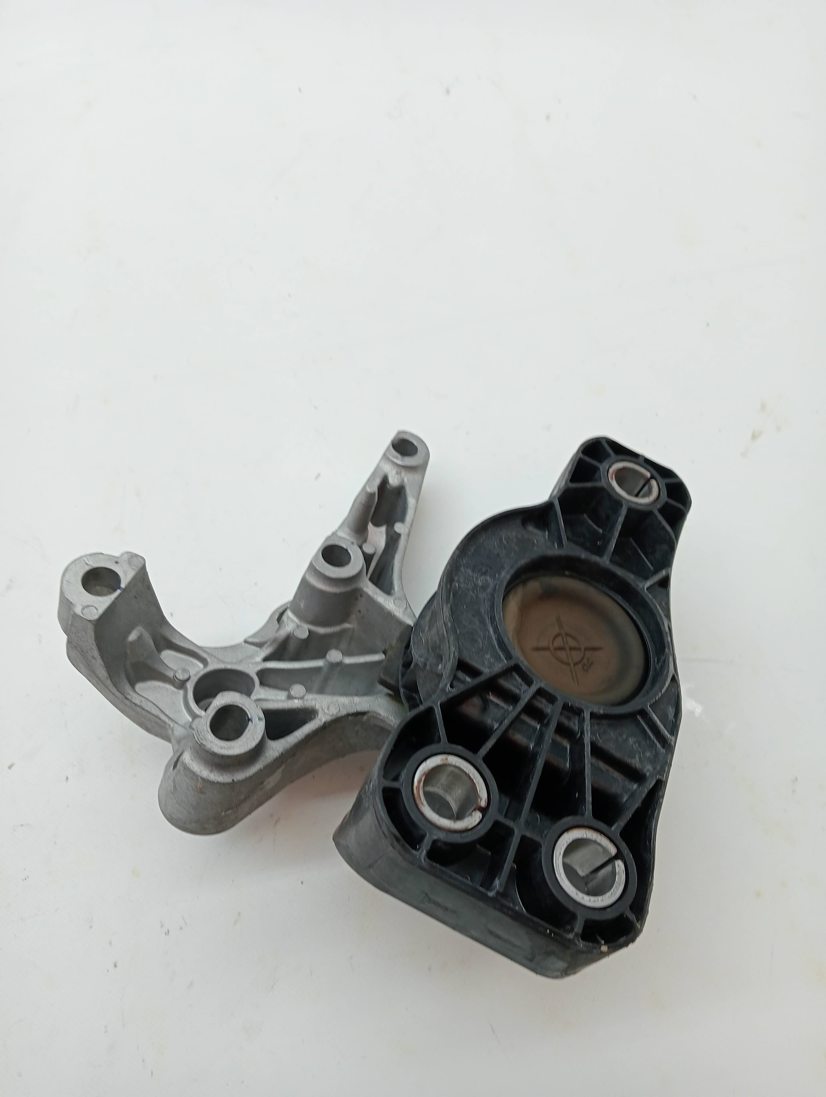 Soporte motor RENAULT CAPTUR II 2