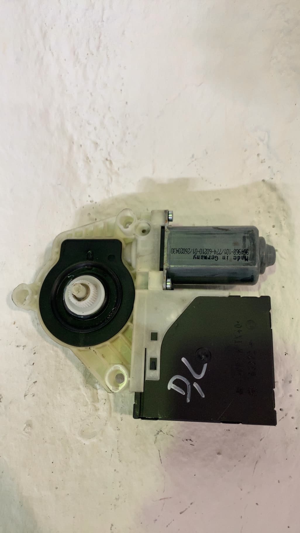 Motor elevalunas delantero izquierdo VOLKSWAGEN GOLF VI (5K1)