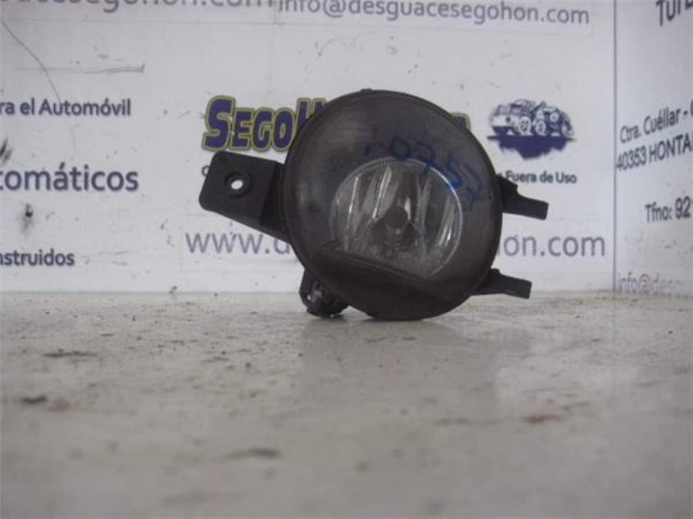 Faro antiniebla izquierdo TOYOTA YARIS (NCP1/NLP1/SCP1)