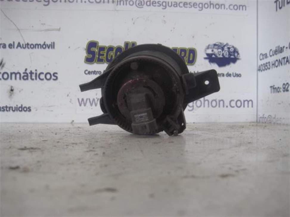 Faro antiniebla izquierdo TOYOTA YARIS (NCP1/NLP1/SCP1) 2