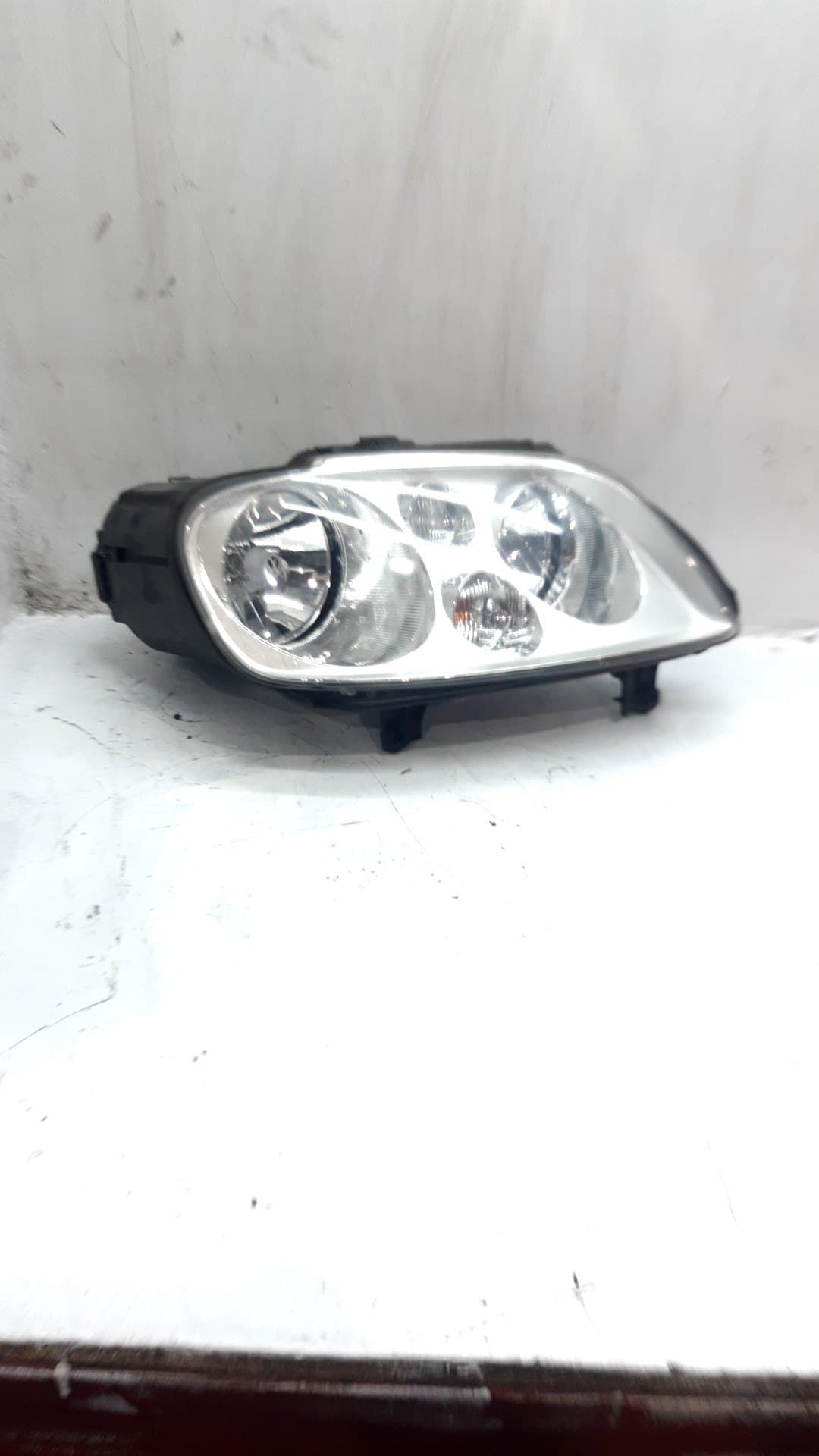 Faro derecho VOLKSWAGEN TOURAN (1T1) 3