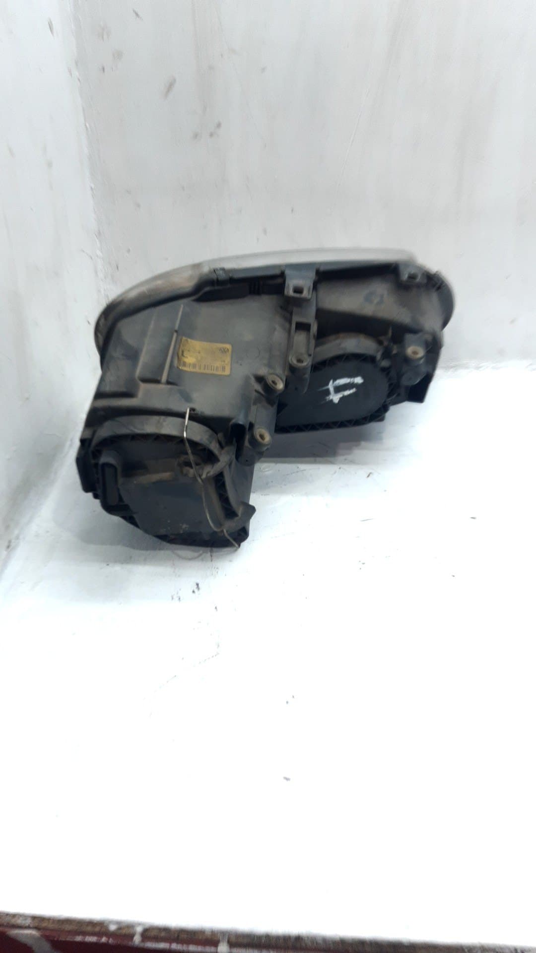 Faro izquierdo VOLKSWAGEN TOURAN (1T1) 2