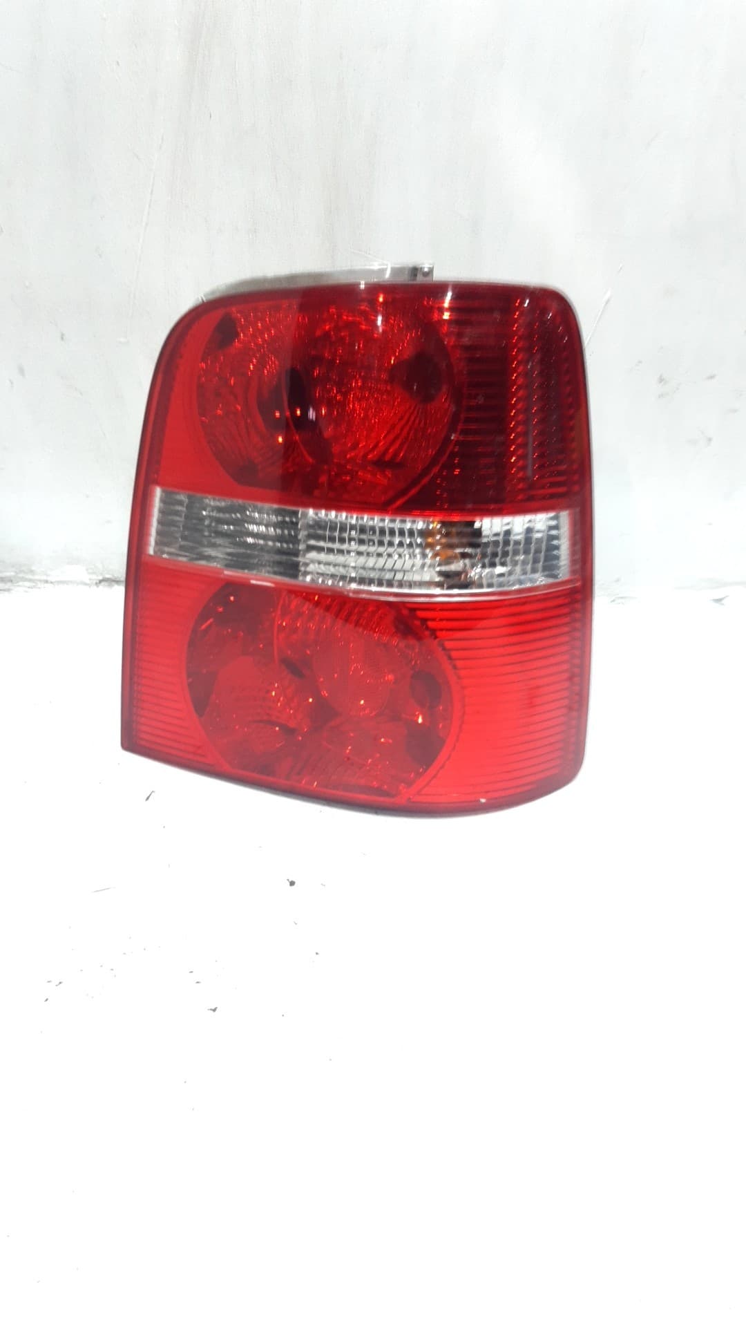 Piloto trasero derecho VOLKSWAGEN TOURAN (1T1)