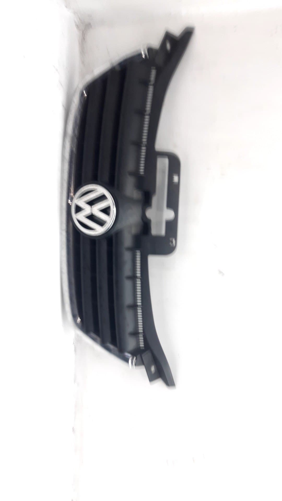 Rejilla delantera VOLKSWAGEN TOURAN (1T1)