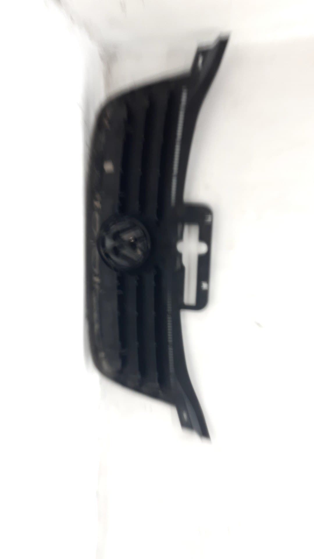 Rejilla delantera VOLKSWAGEN TOURAN (1T1) 2