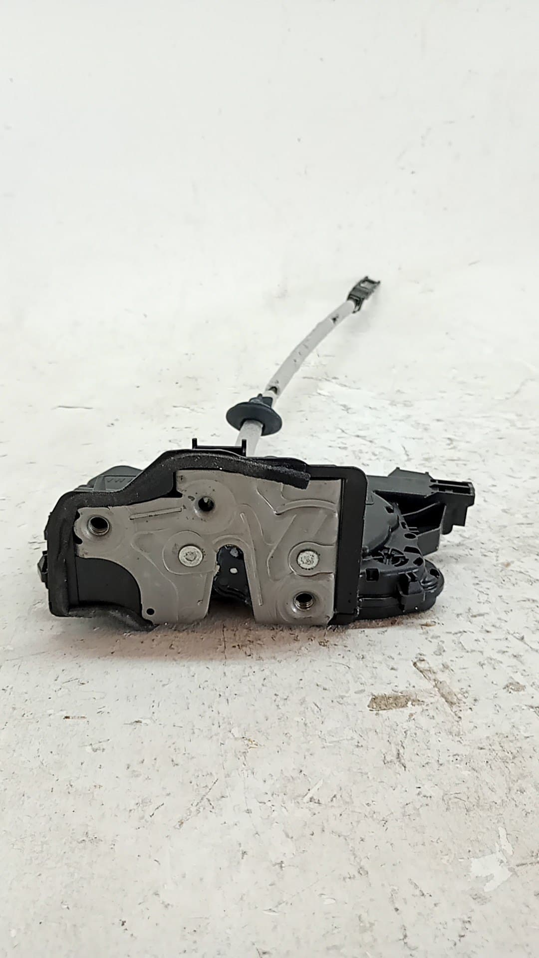 Cerradura puerta trasera derecha VOLKSWAGEN GOLF VIII LIM 2