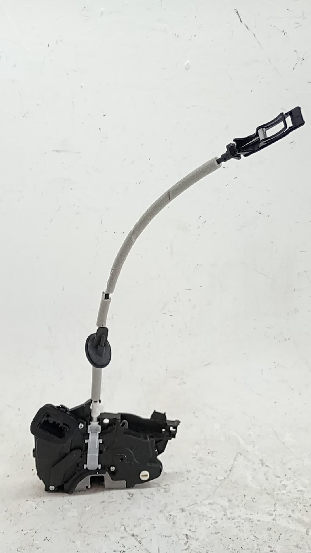 Cerradura puerta trasera izquierda VOLKSWAGEN GOLF VIII LIM 3
