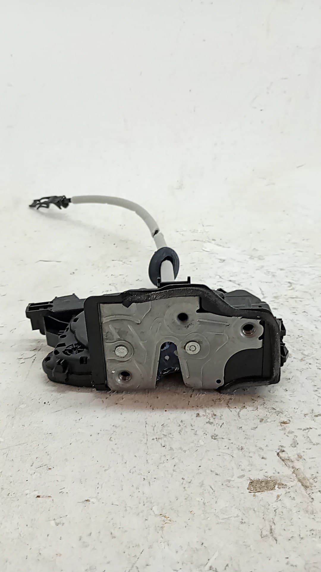 Cerradura puerta trasera izquierda VOLKSWAGEN GOLF VIII LIM 2