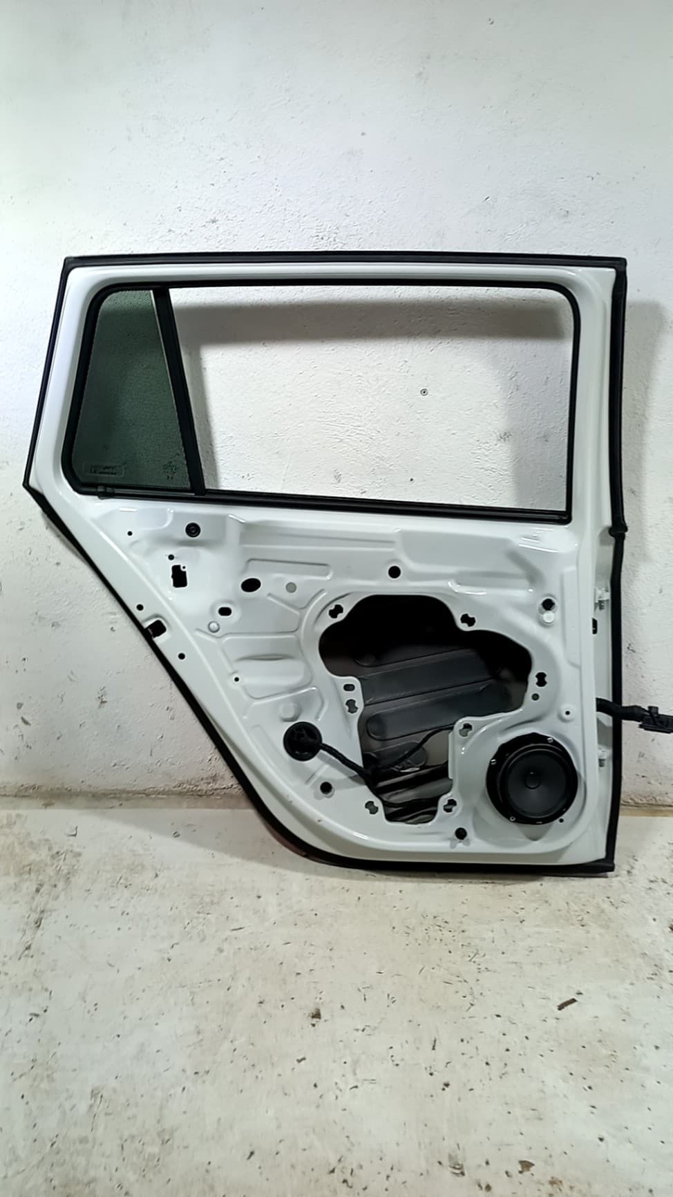 Puerta trasera izquierda VOLKSWAGEN GOLF VIII LIM 2